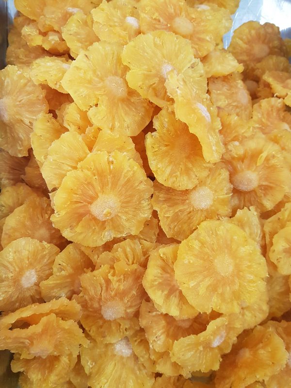 Soft dried pineapple